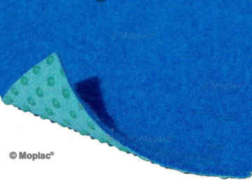PARK BLU - moquette per esterno blú  Moquette per esterno con tacchetti per il drenaggio. Spessore 7,5 mm colore blú mare.